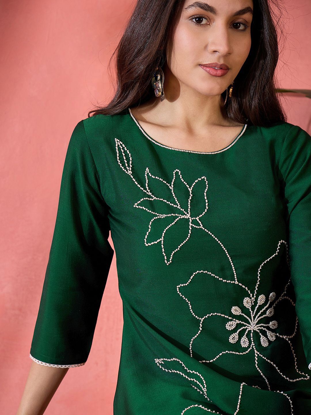 Dhiyona SN Women's Floral Embroidered Regular Beads and Stones Kurta with Trousers