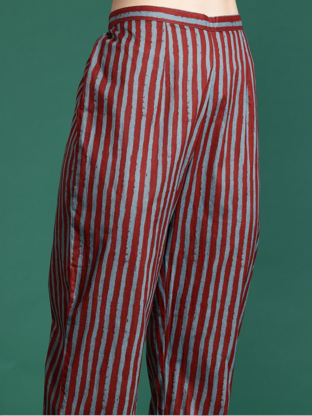 Women Floral Printed Regular Pure Cotton Kurta with Trousers & With Dupatta