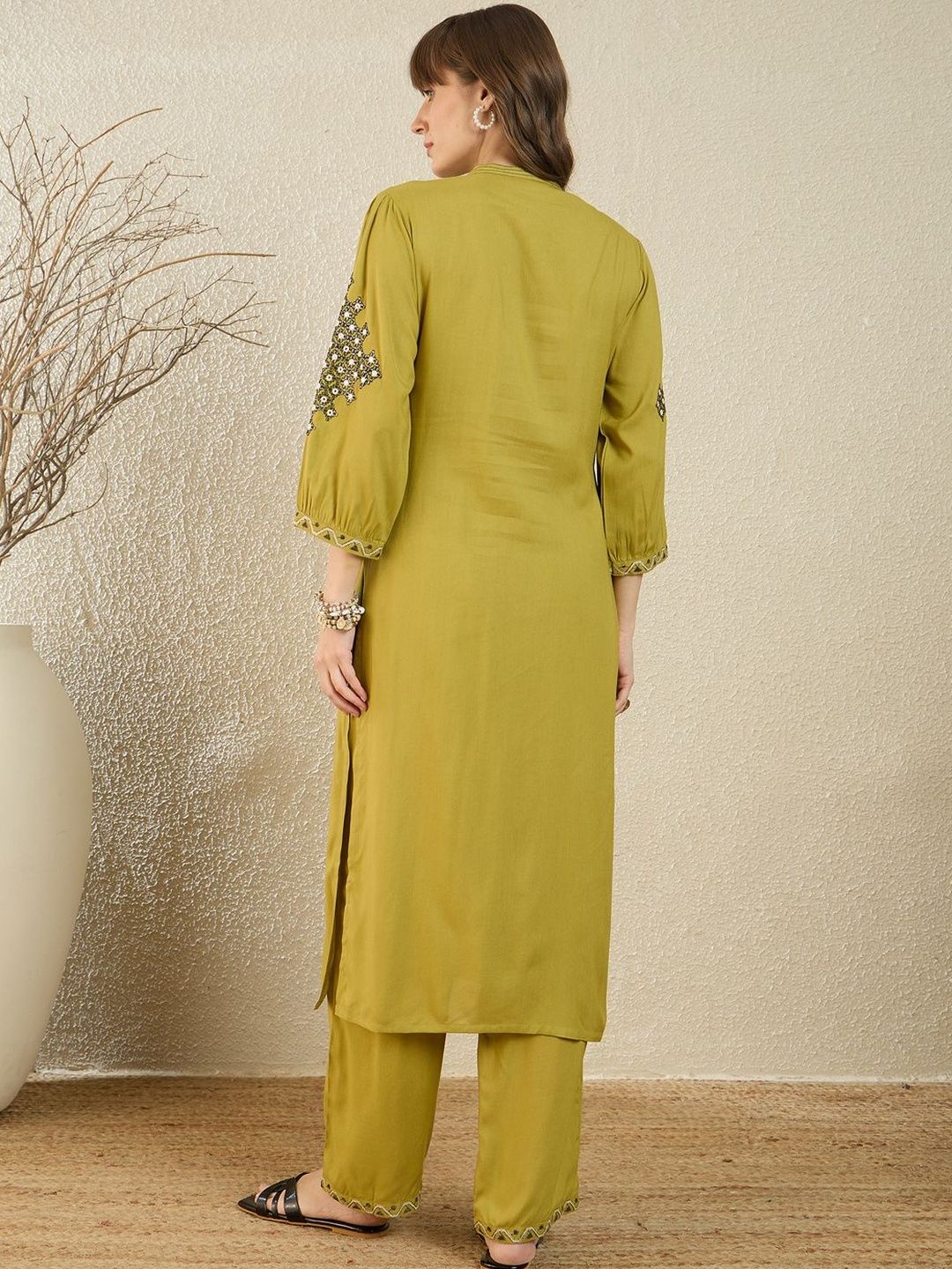 Ethnic Motifs Embroidered Thread Work Straight Kurta With Palazzos