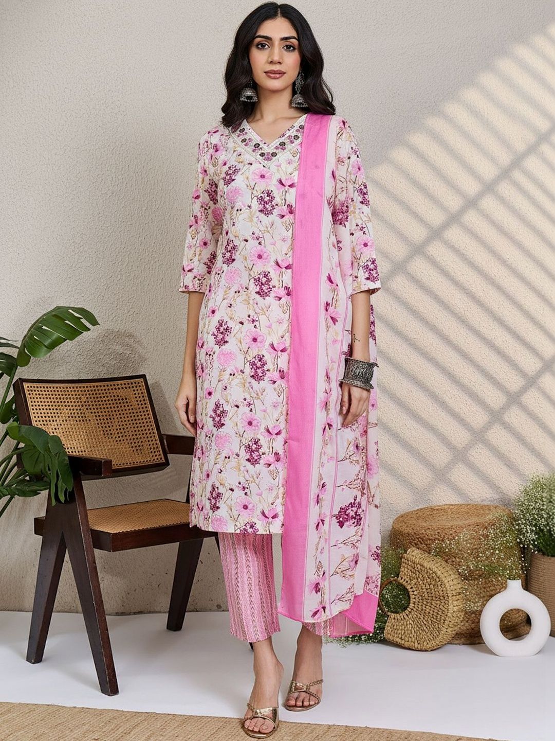 Women Floral Printed Regular Thread Work Pure Cotton Kurta with Trousers & With Dupatta