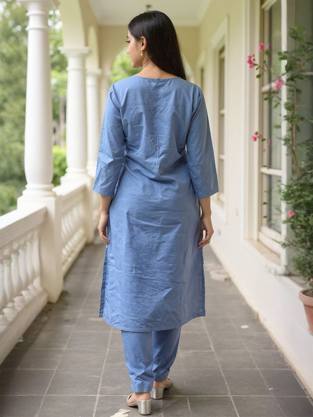 Women Ethnic Motifs Printed Cotton Kurta with Trousers