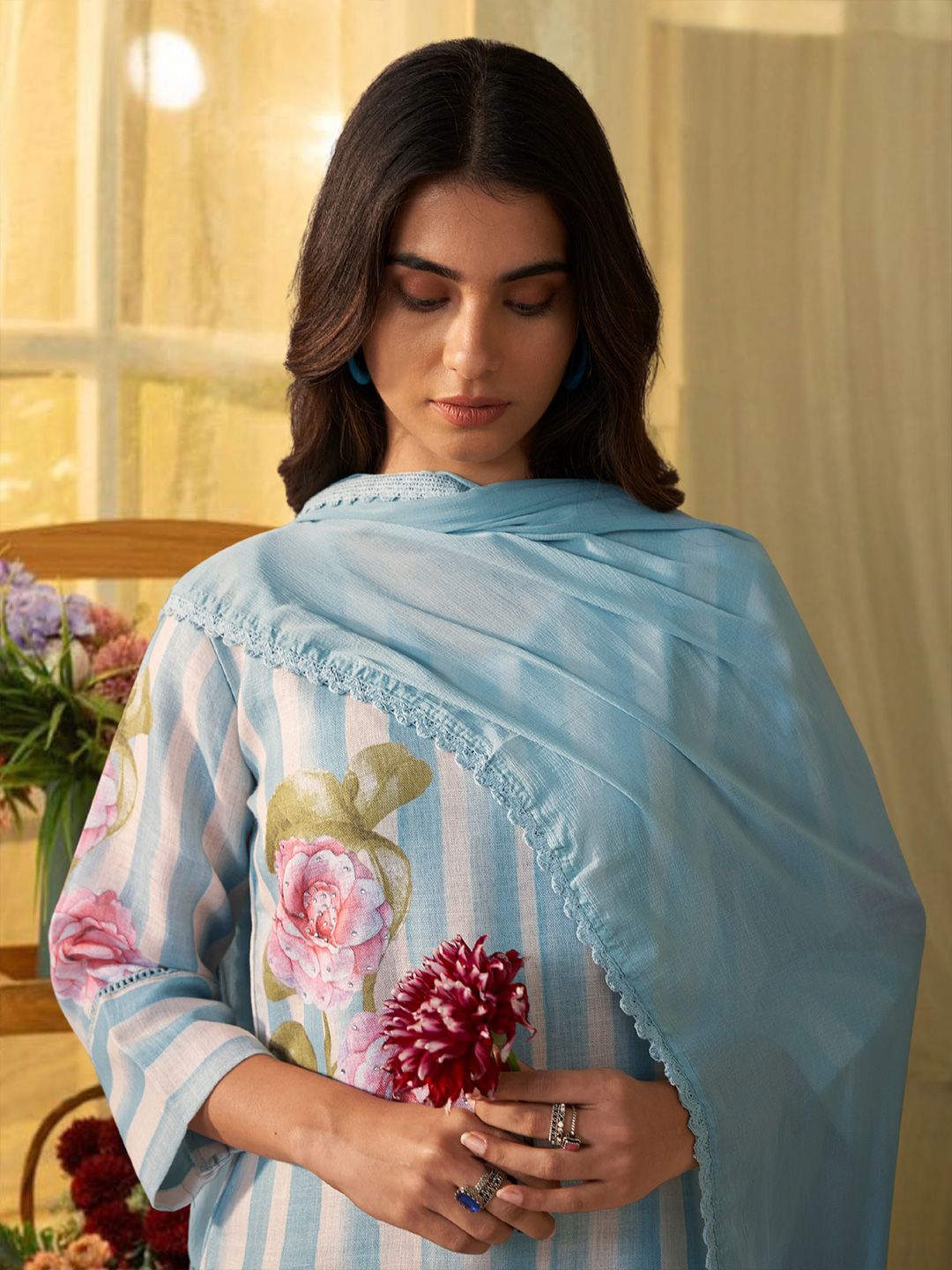 Dhiyona IE Women Printed Regular Linen Kurta with Trousers & With Dupatta