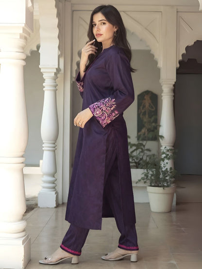 Dhiyona IE Women's Women Ethnic Motifs Embroidered Thread Work Kurta with Trousers