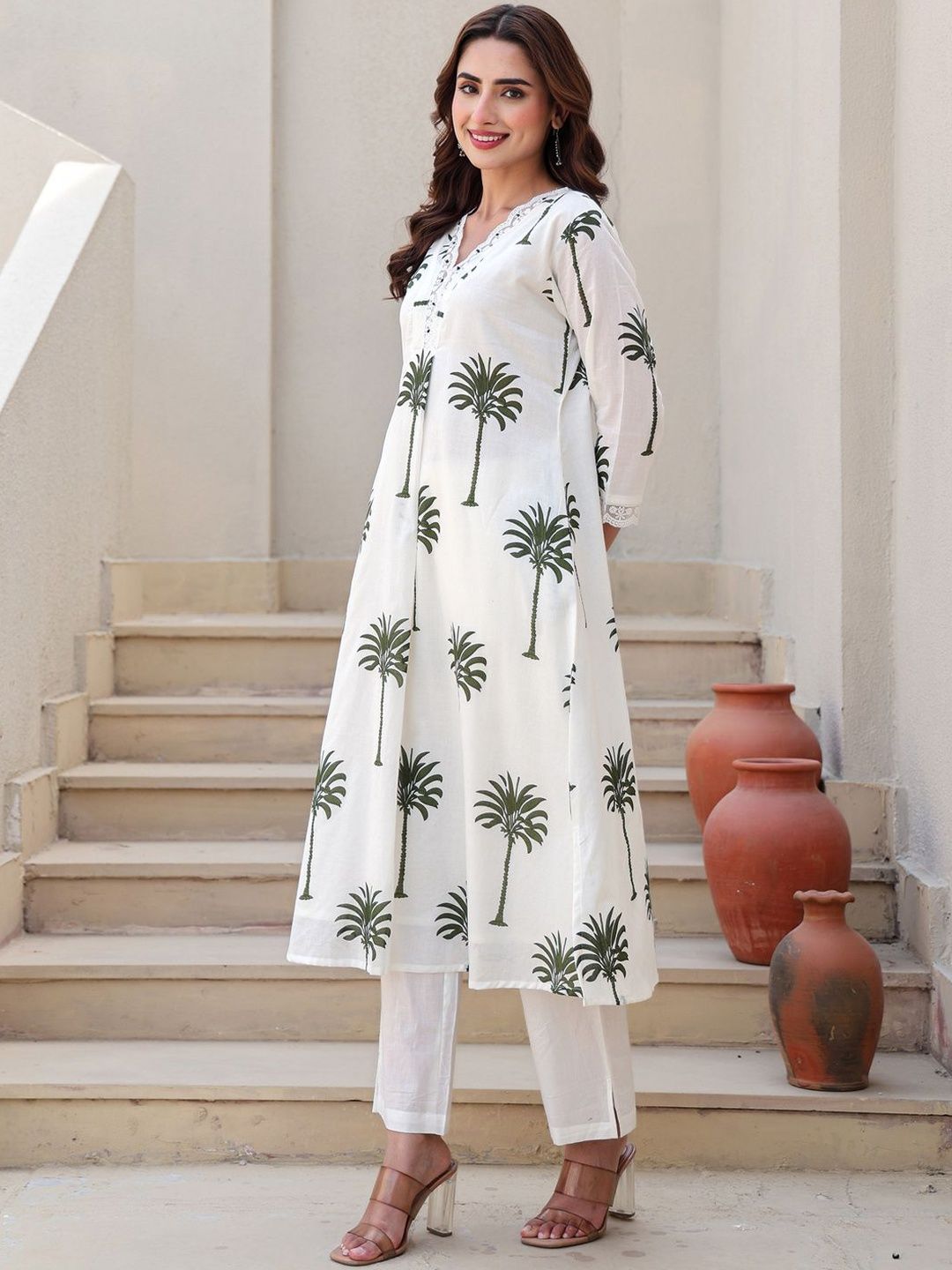 Women Ethnic Motifs Printed Cotton A-Line Kurta with Trousers