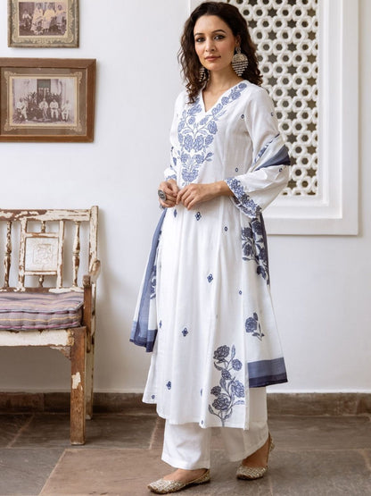 Women Floral Printed Cotton Kurta with Trousers & Dupatta