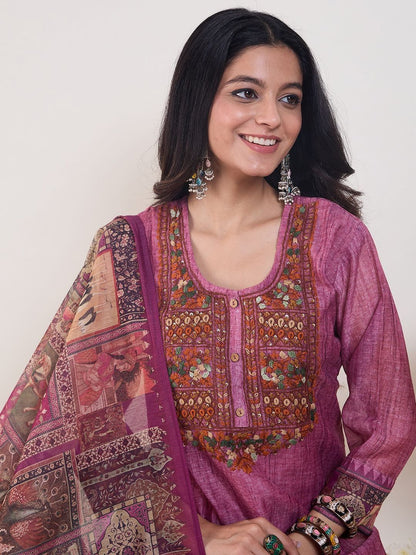 Ethnic Motifs Embroidered Chanderi Cotton Kurta With Trousers & Dupatta