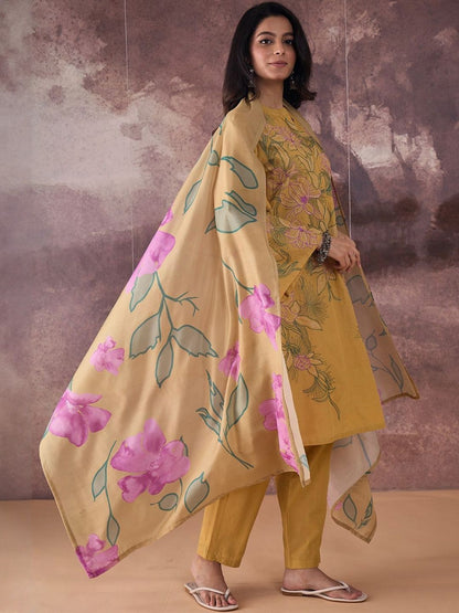 Floral Embroidered Regular Thread Work Pure Cotton Kurta With Trousers & Dupatta