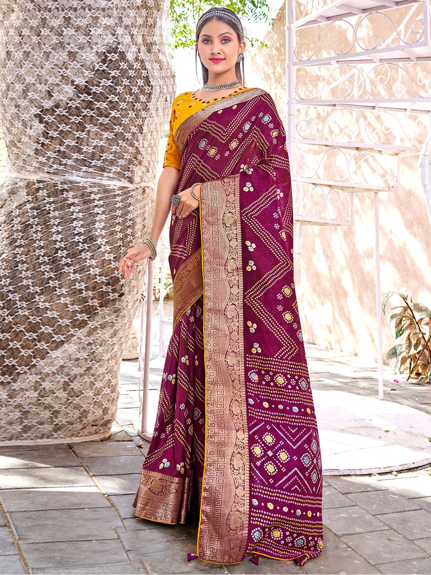 Women's Cotton Blend Magenta Printed Designer Saree With Blouse Piece