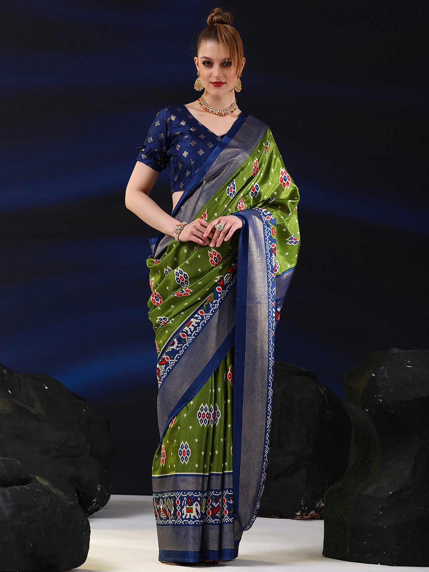 Women's Dola Silk Green Printed Designer Saree With Blouse Piece