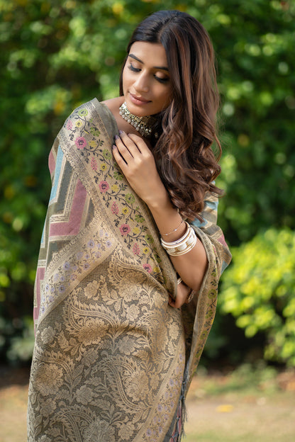 Dhiyona GR Women's Rangkat Gunsmoke Grey Leheriya Design Banarasi Organza Saree