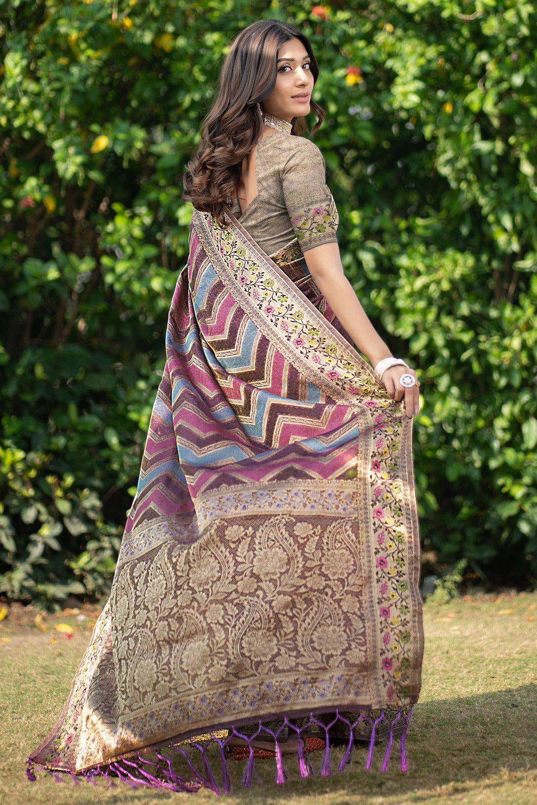 Dhiyona GR Women's Rangkat Purpureus Wine Leheriya Design Banarasi Organza Saree