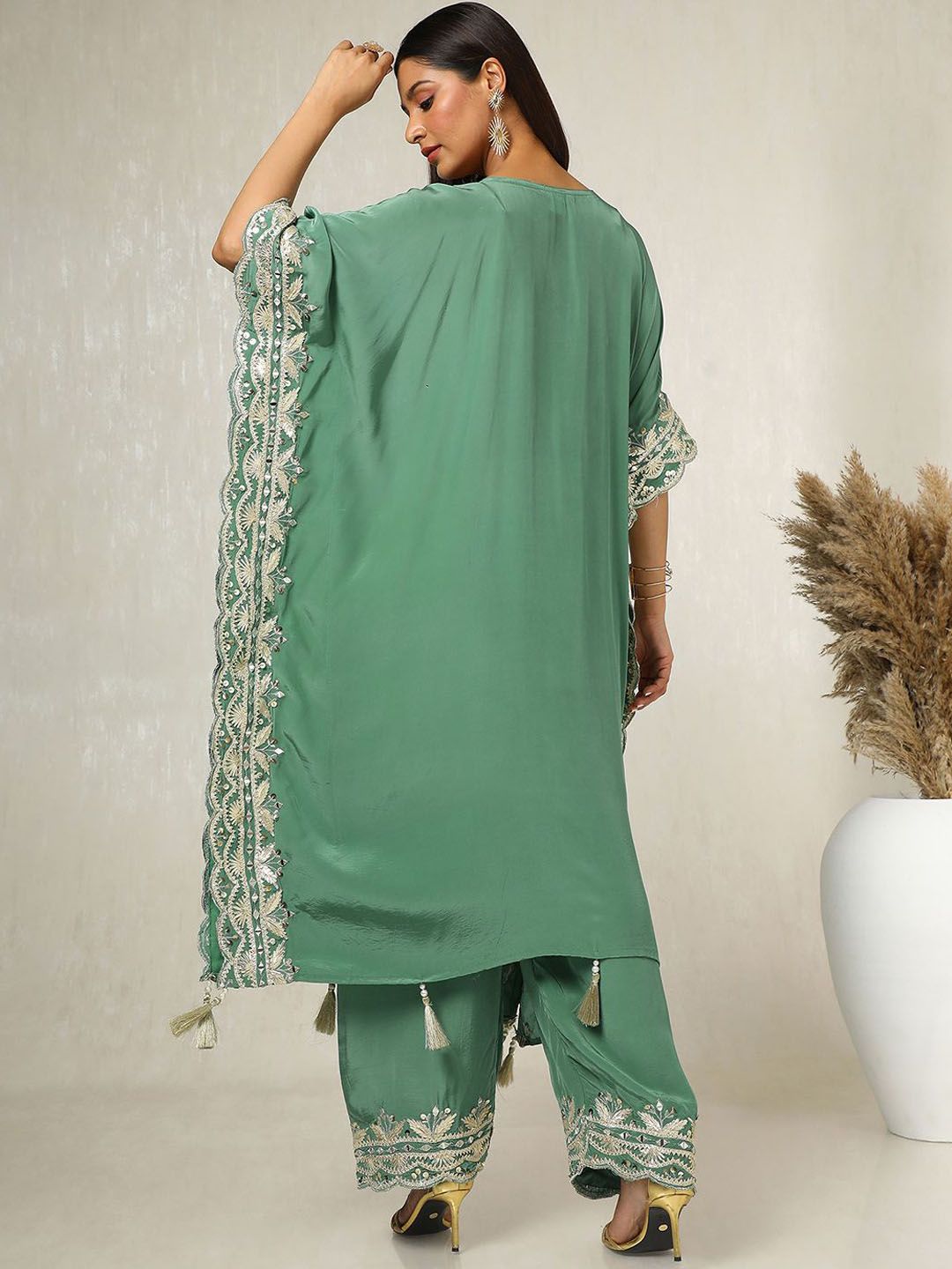 Dhiyona SO Women's Women Floral Embroidered Regular Beads and Stones Kurta with Palazzos