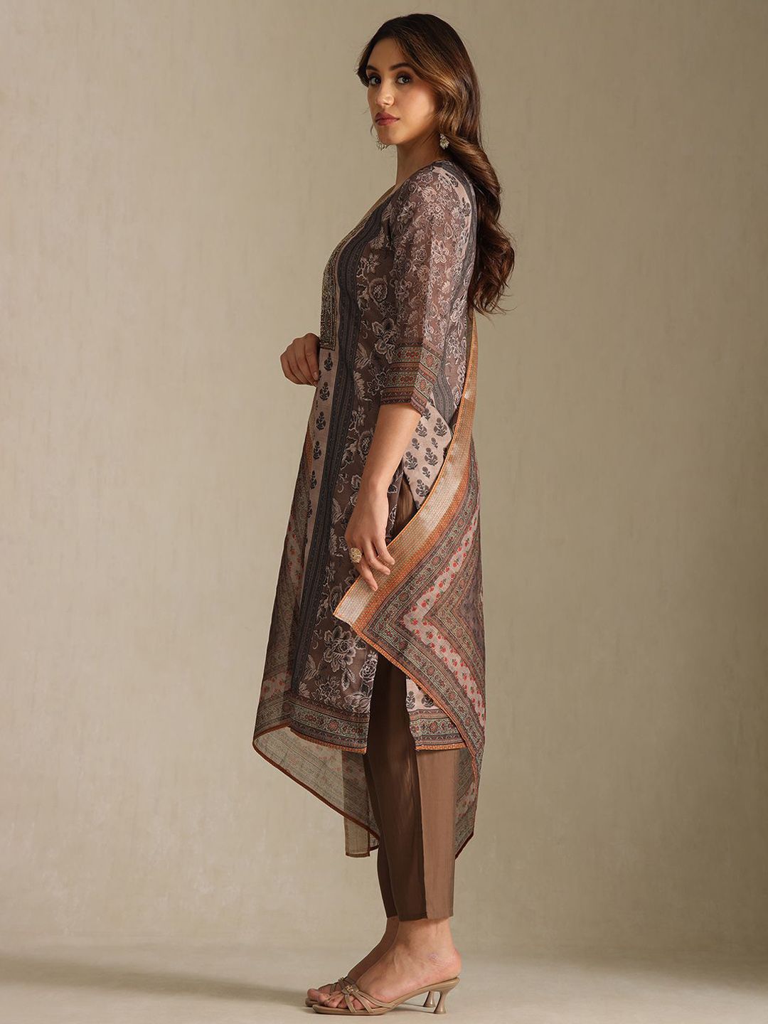 Dhiyona SO Women's Women Ethnic Motifs Printed Regular Beads and Stones Kurta With Trousers & Dupatta