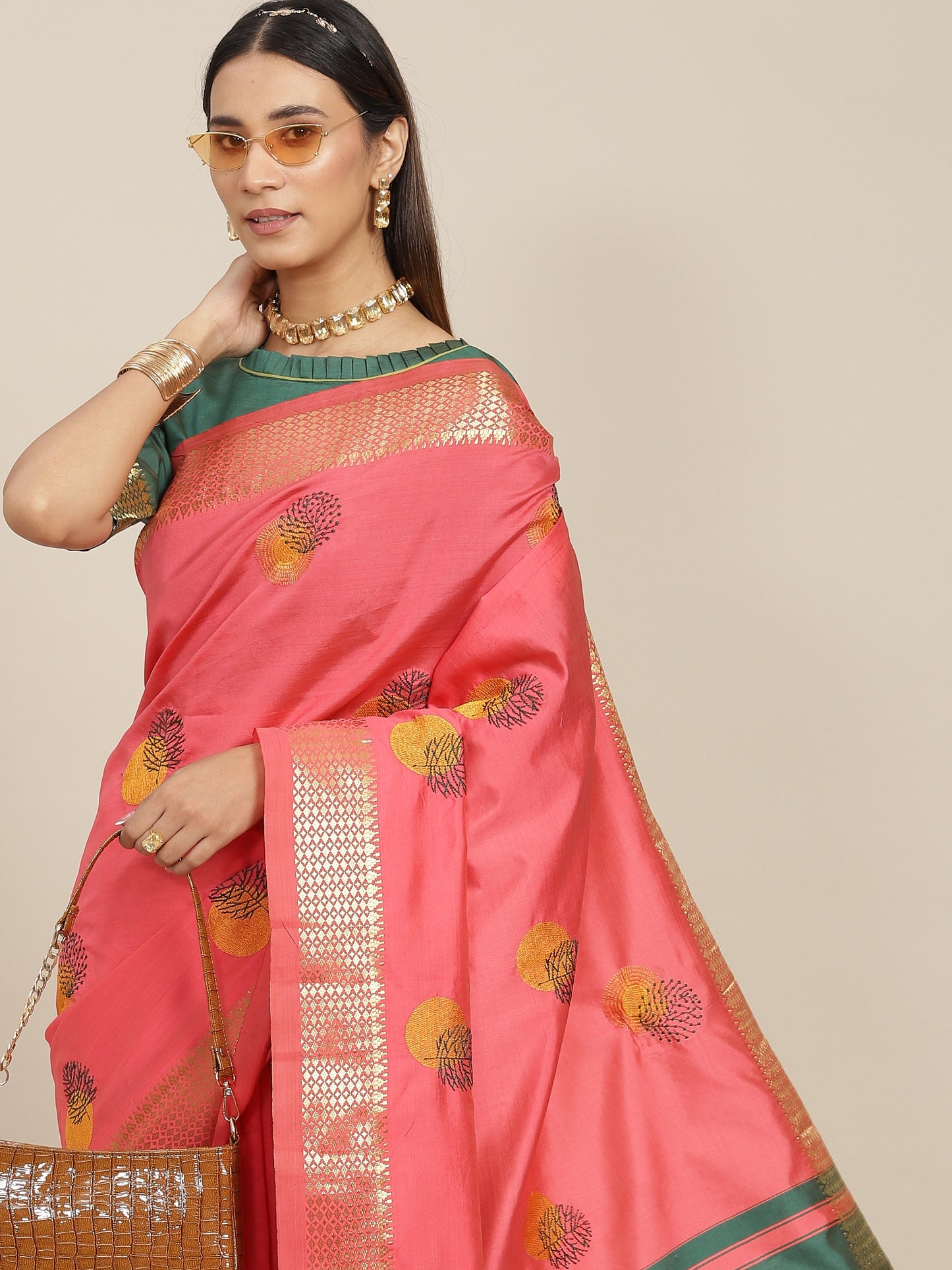 Arriva Fab  Women's Elegant Soft Cotton Silk Saree with Zari Weaving & Contrast Pallu With Blouse  ( KVD1855 )