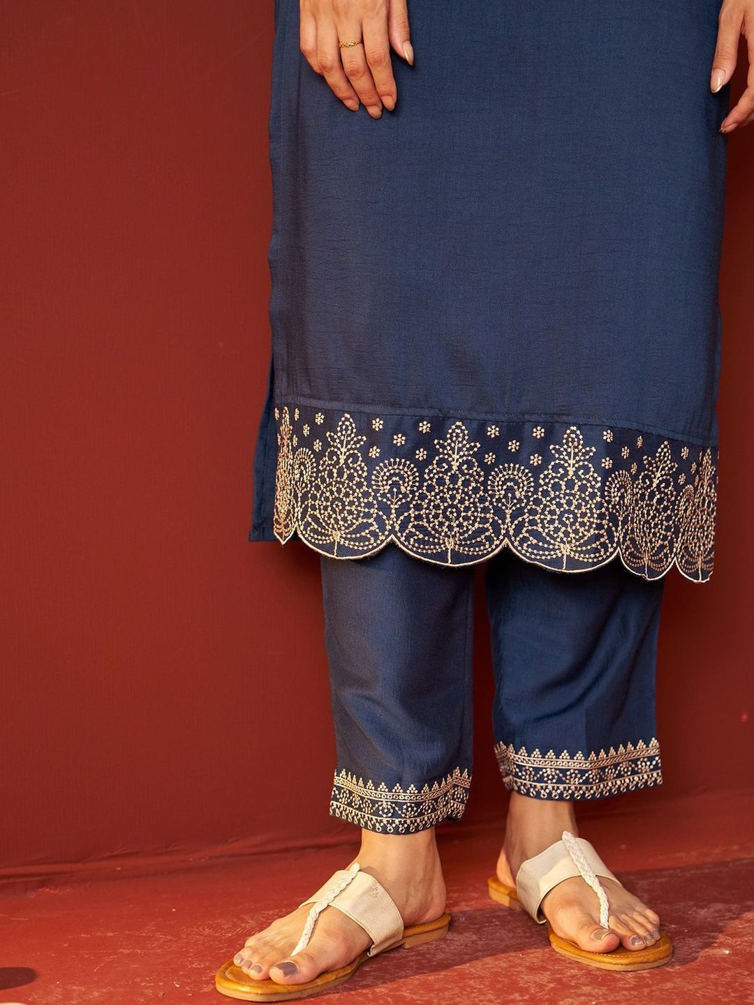 Women Ethnic Motifs Embroidered Regular Thread Work Kurta with Trousers & With Dupatta