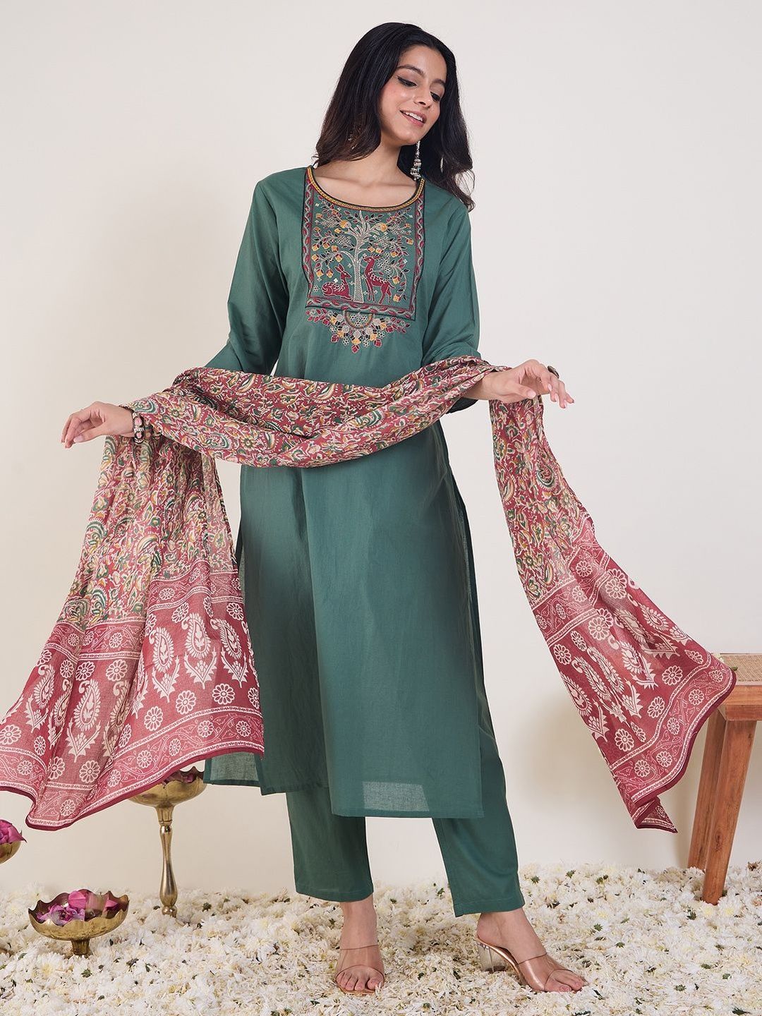 Ethnic Motifs Embroidered Regular Thread Work Kurta With Trousers & Dupatta