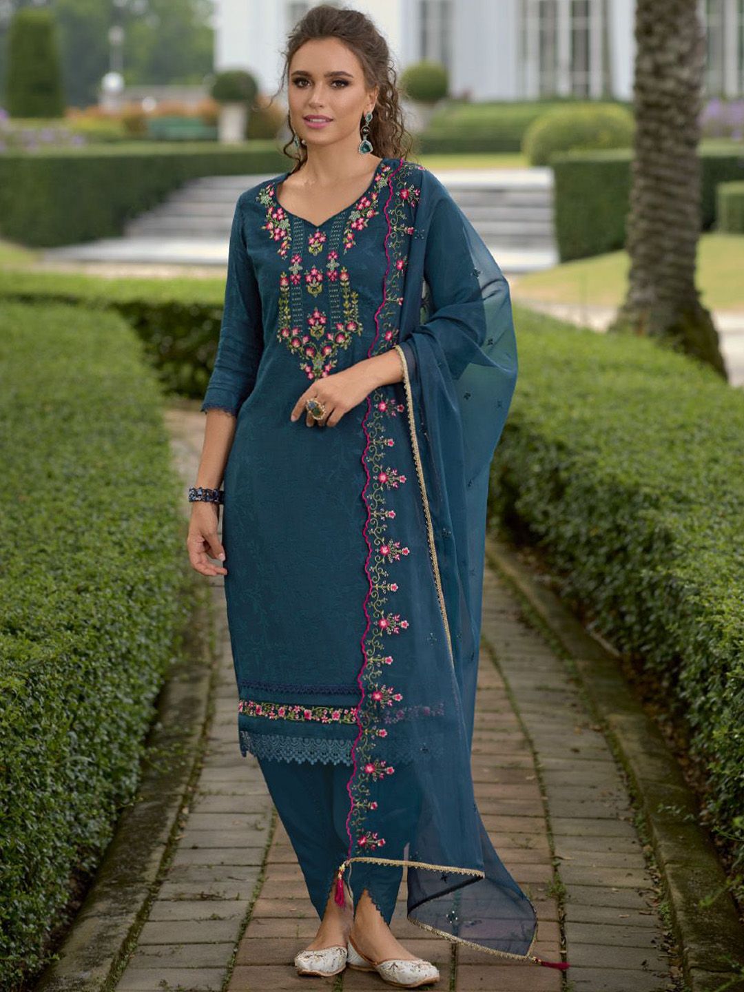 Dhiyona VA Women'sFloral Yoke Design V-Neck Thread Work Straight Kurta With Dhoti & Dupatta