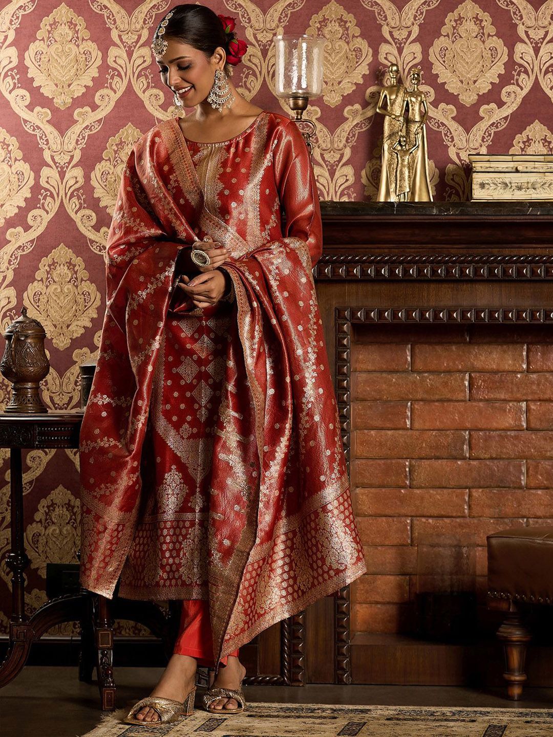 Dhiyona IE Ethnic Motifs Woven Design Zari Straight Kurta With Trousers & Dupatta