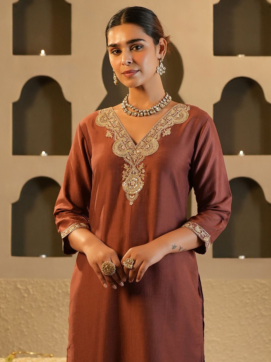 Dhiyona IE Women Ethnic Motifs Yoke Design Regular Sequinned Kurta with Trousers