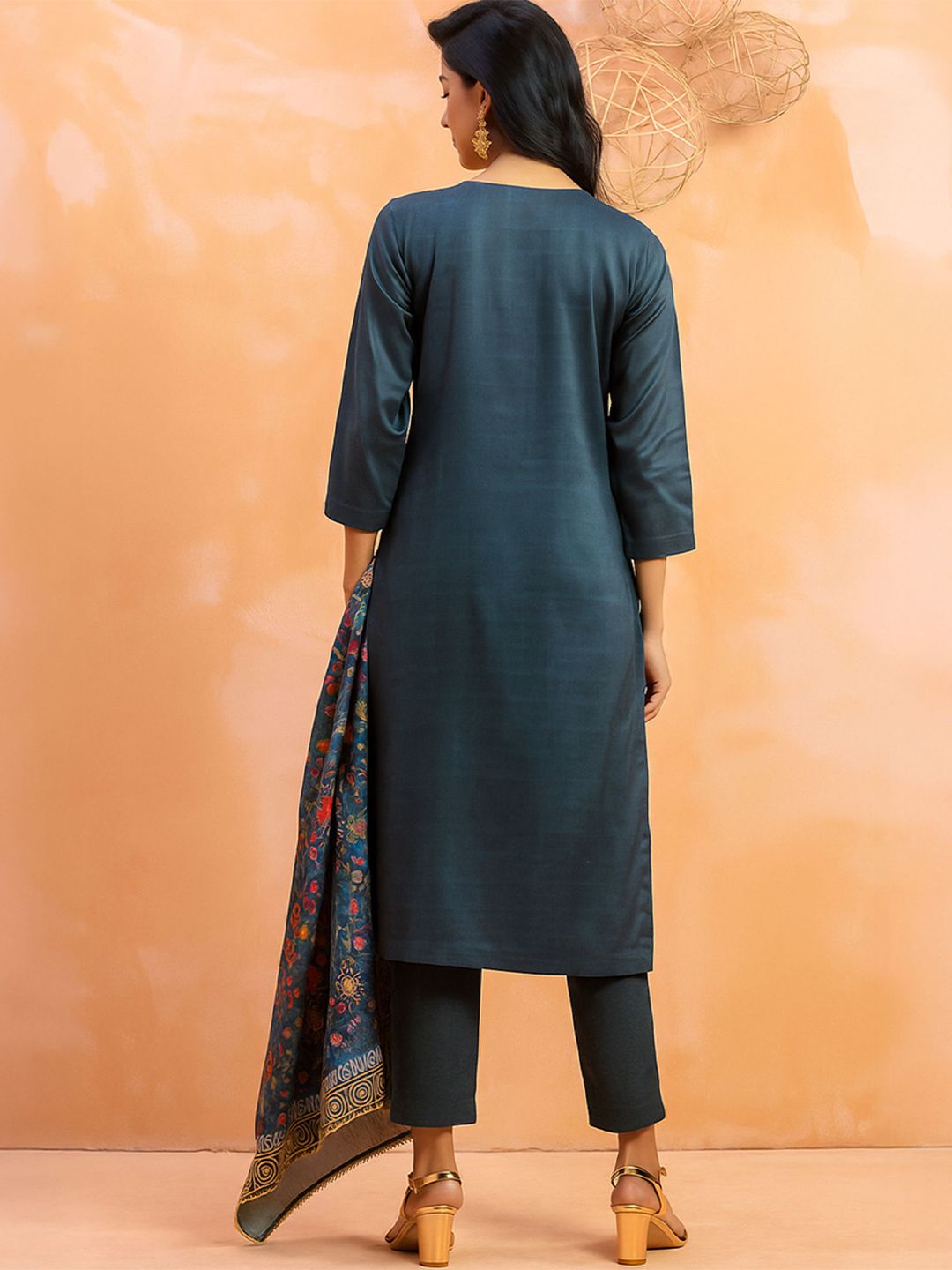 Dhiyona WP Geometric Embroidered Beads and Stones Chanderi Silk Kurta Set