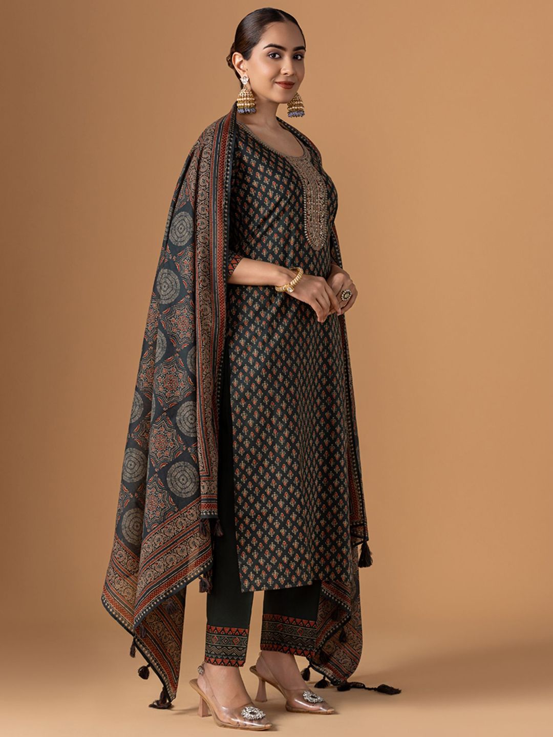 Dhiyona WP Women Ethnic Motifs Printed Cotton Kurta with Trousers & Dupatta