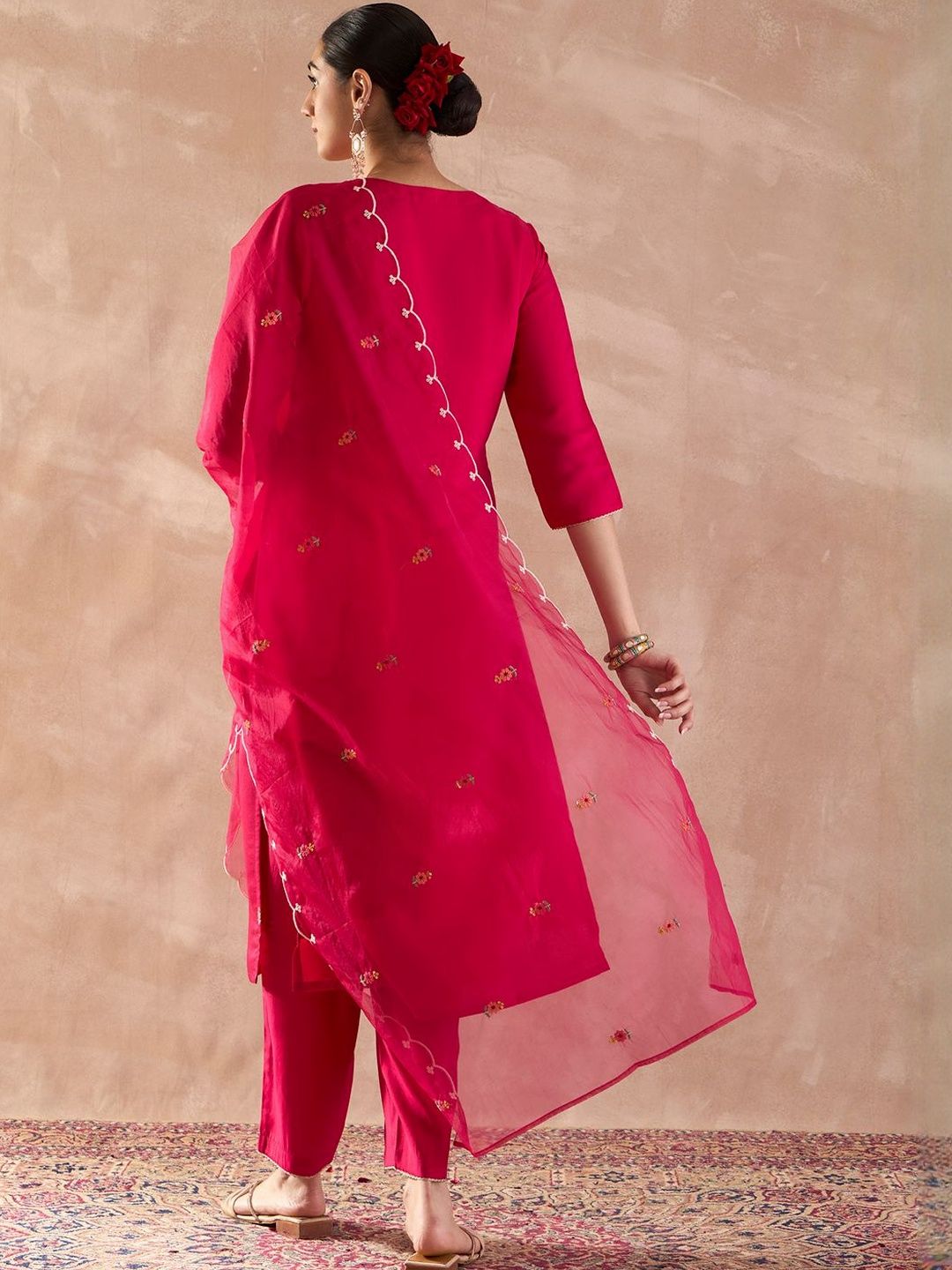 Floral Embroidered Regular Thread Work Straight Kurta With Trousers & Dupatta