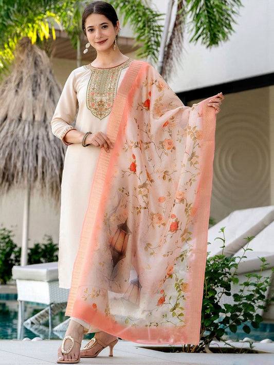 Dhiyona KL Women Floral Embroidered Thread Work Kurta With Trousers & Dupatta