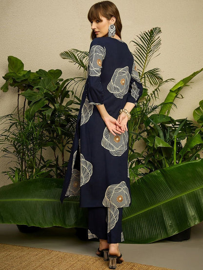 Women Printed Regular Kurta with Trousers
