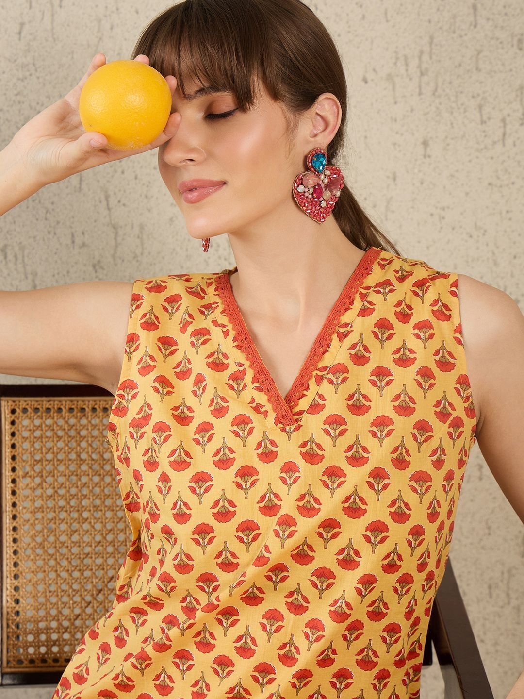 Women Floral Printed Regular Pure Cotton Kurta with Trousers