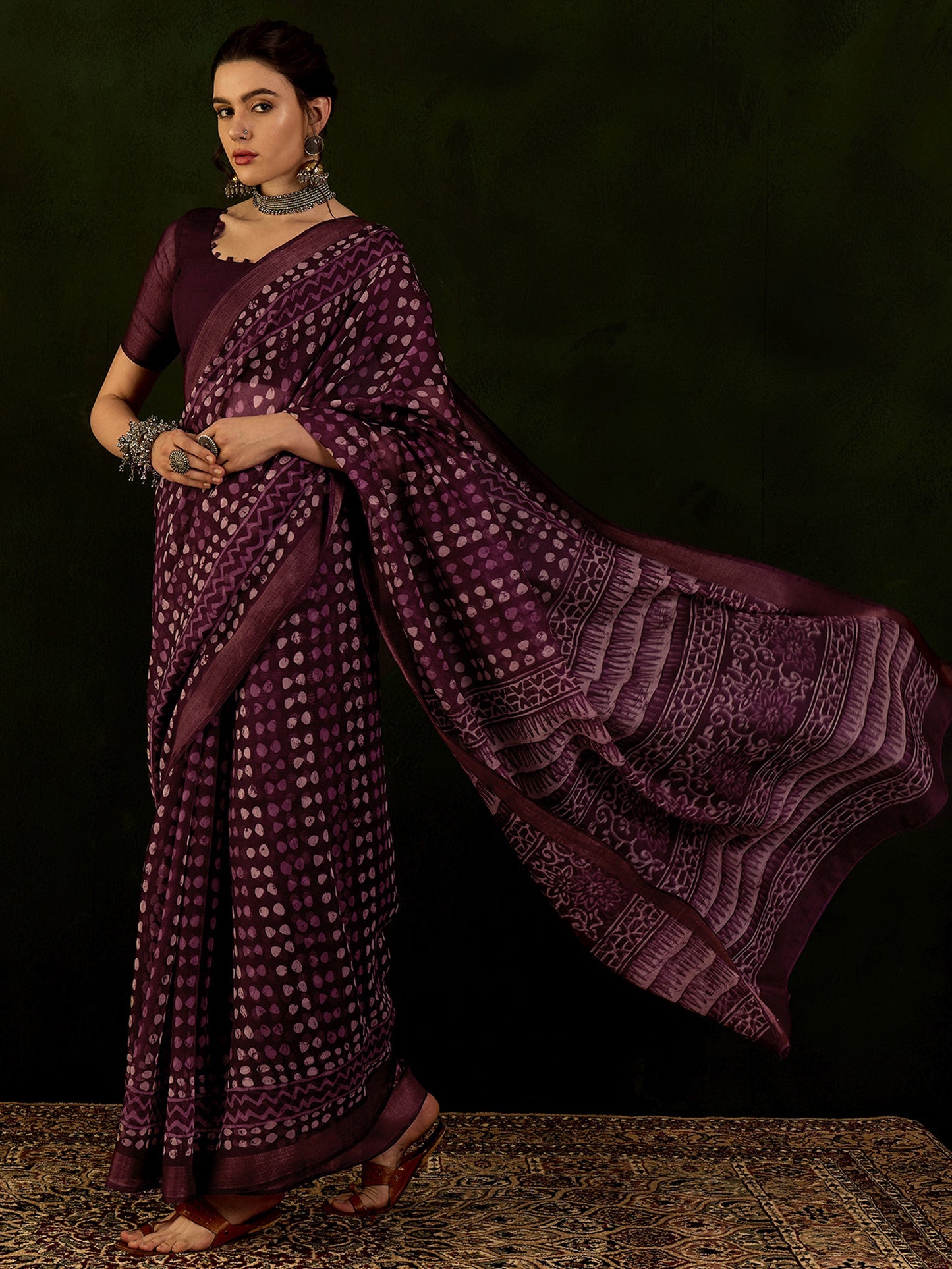 Women's Cotton Linen Magenta Printed Designer Saree With Blouse Piece