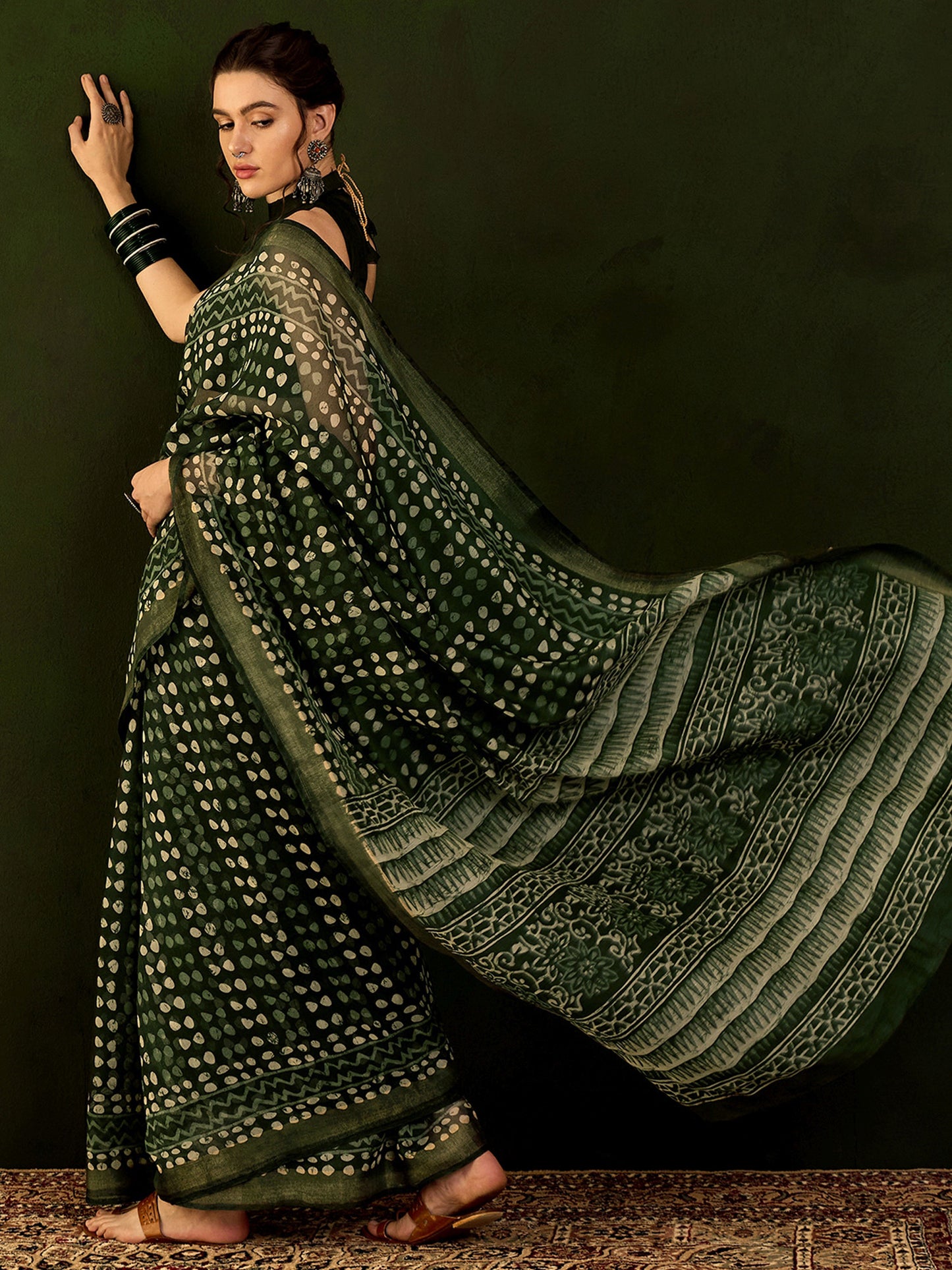 Women's Cotton Linen Green Printed Designer Saree With Blouse Piece