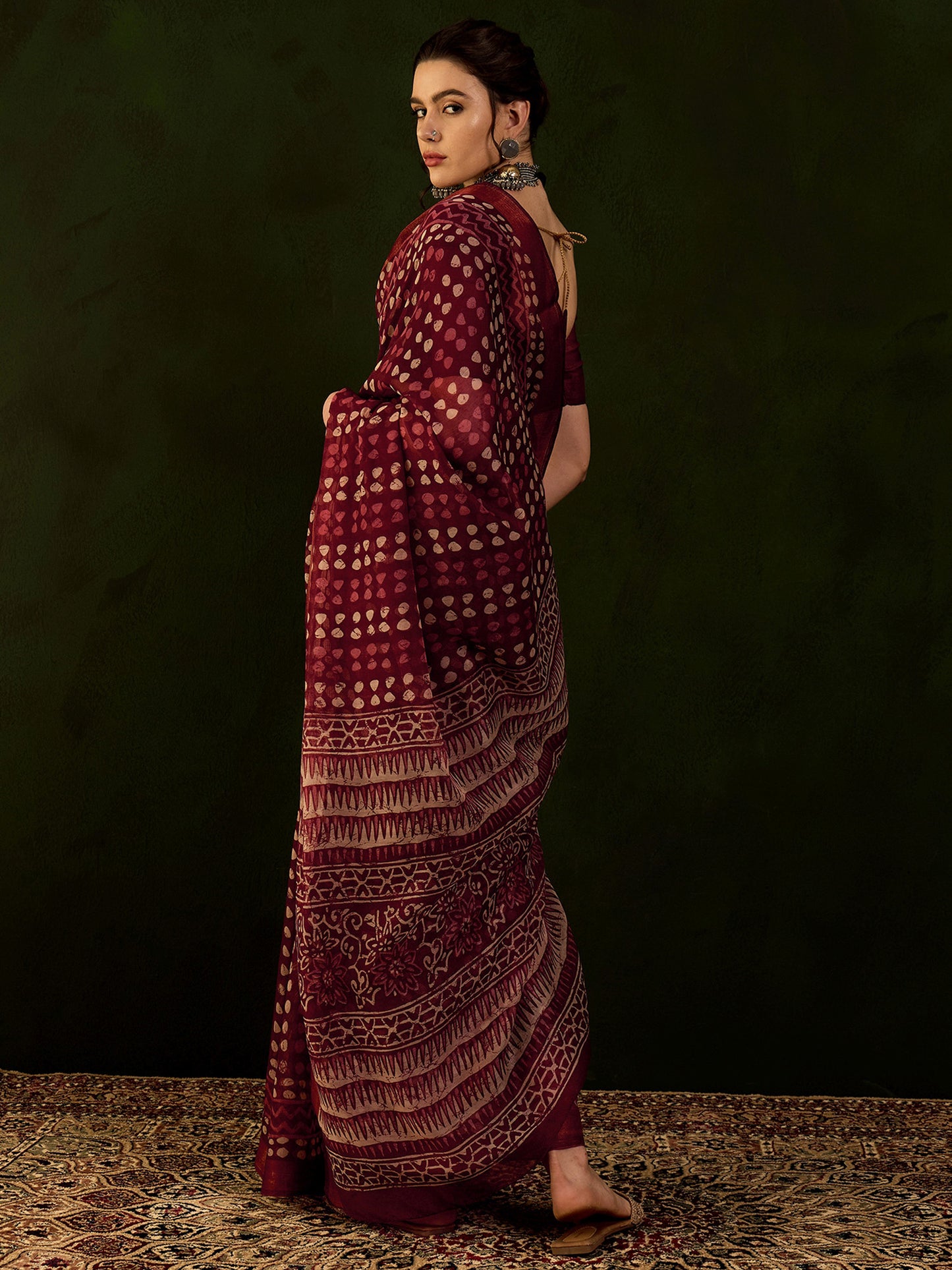 Women's Cotton Linen Maroon Printed Designer Saree With Blouse Piece