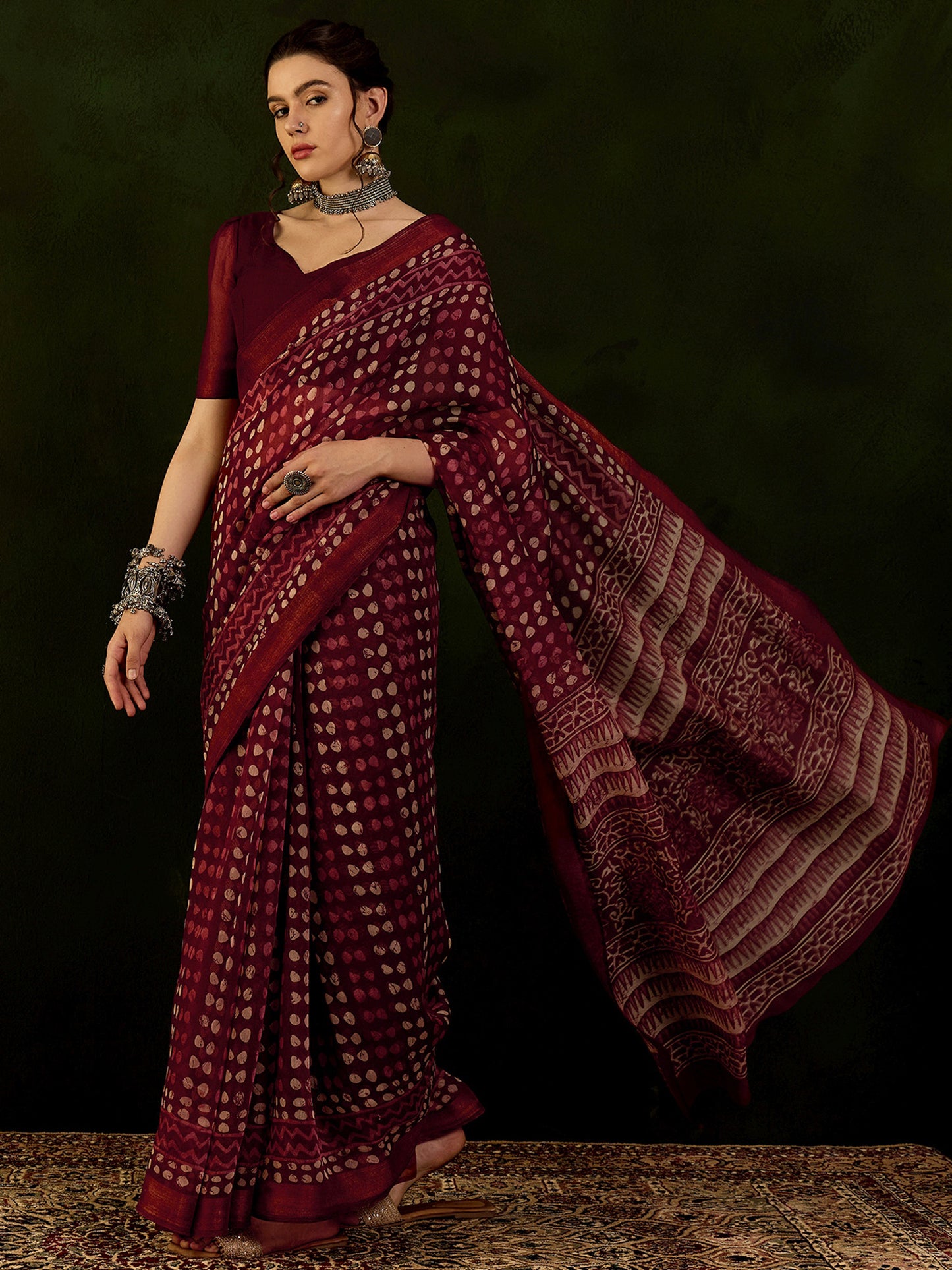 Women's Cotton Linen Maroon Printed Designer Saree With Blouse Piece