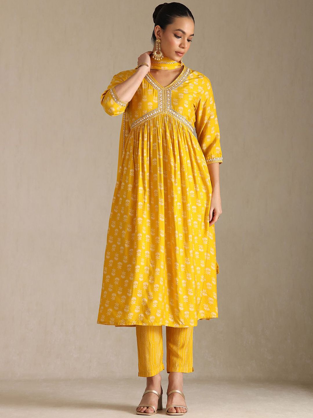 Dhiyona SO Women's Women Bandhani Printed Kurta with Trousers & With Dupatta