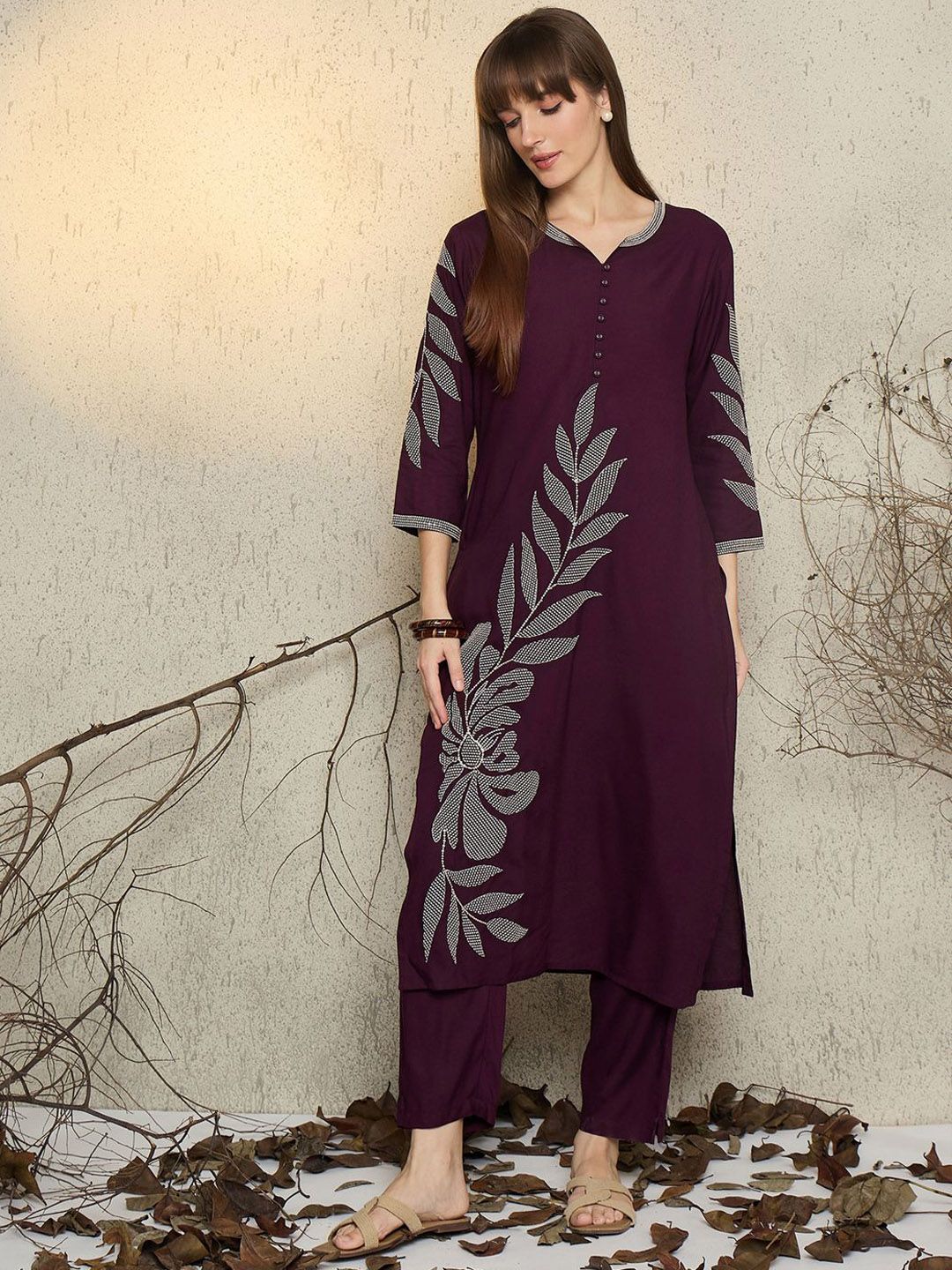 Women Floral Embroidered Regular Thread Work Kurta with Trousers