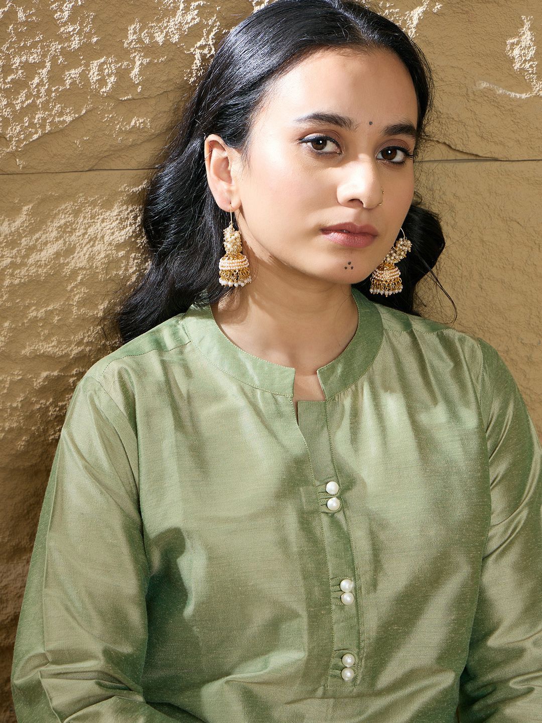 Women Floral Embroidered Regular Thread Work Kurta with Trousers