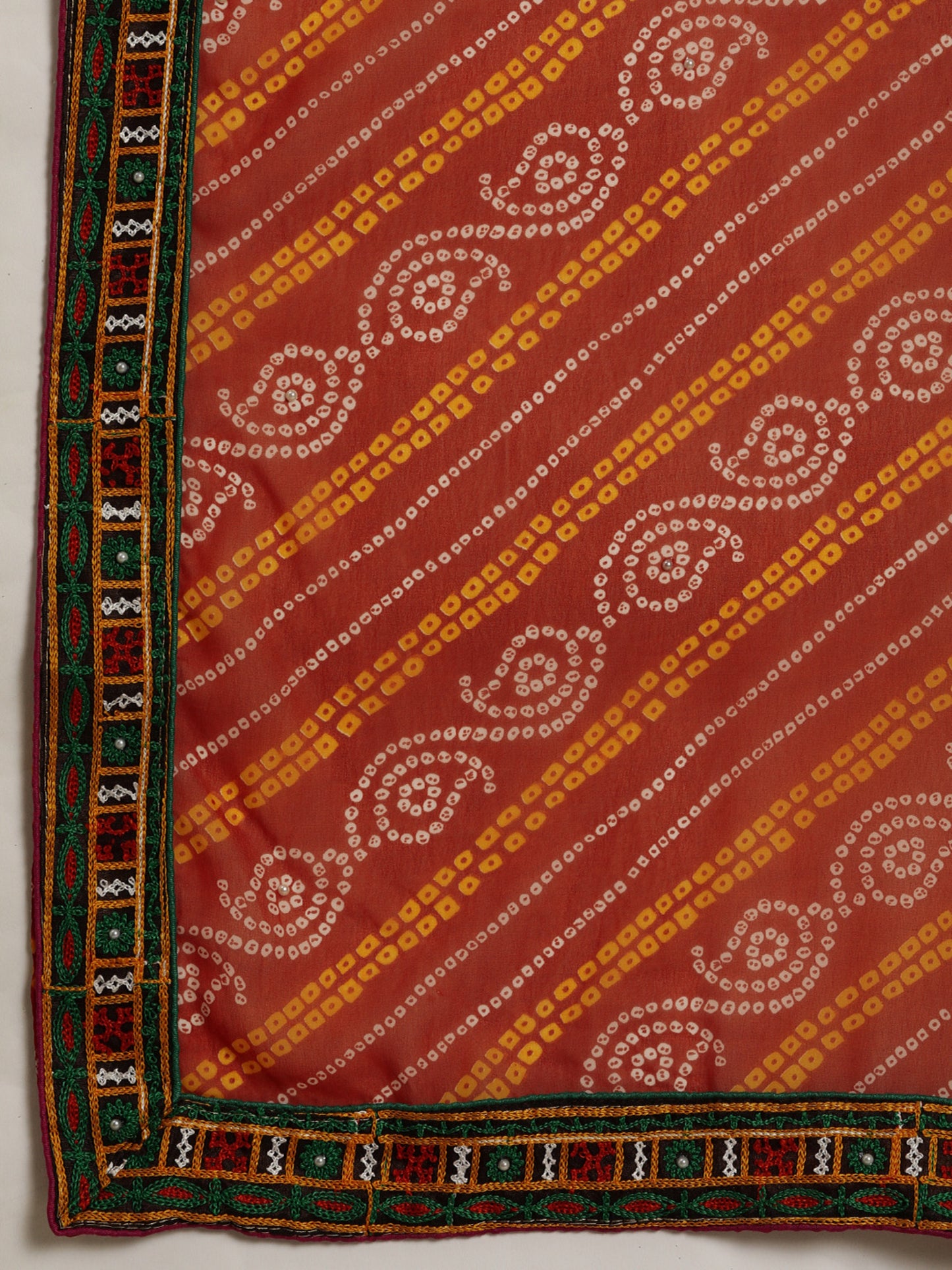 Dhiyona RV Women's half and half bandhani pallu Red  and Orange color saree ( KVD207 )