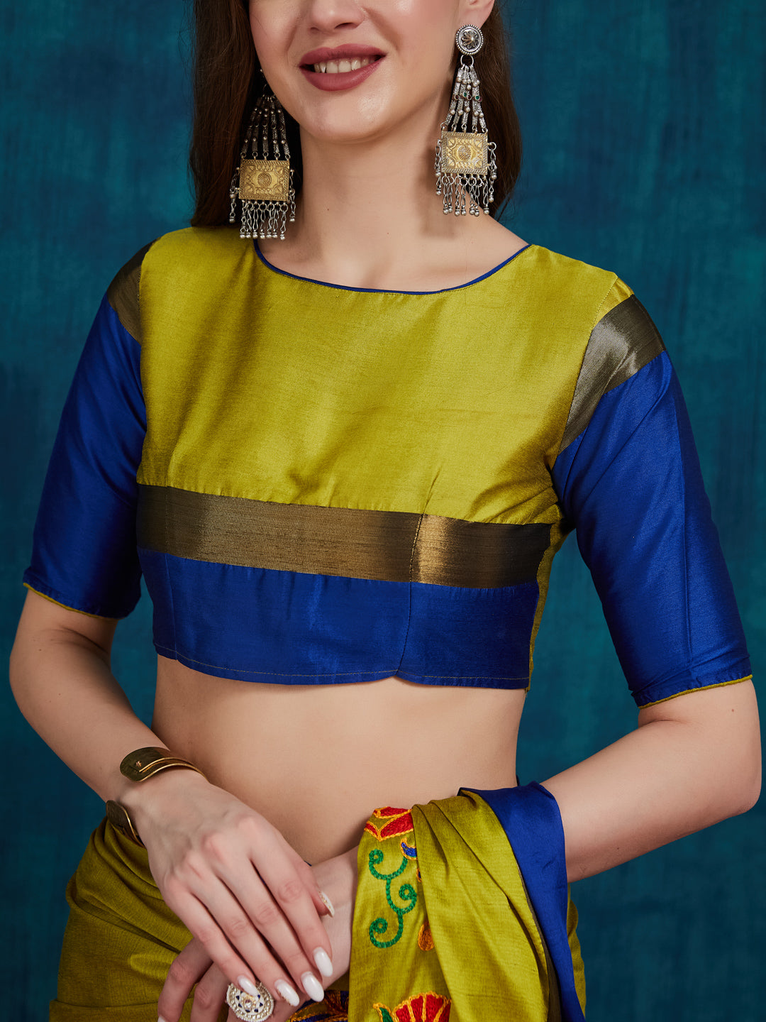Dhiyona RV Women's Cotton Silk Heavy Kutchi Work With Peacock Design Embroidered Saree  ( KVD731 )