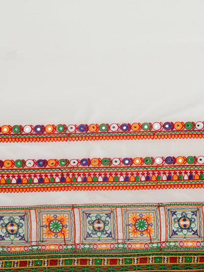 Dhiyona RV Women's Half And Half Bandhani Pallu With Kutchi Embroidered Saree ( KVD931 )