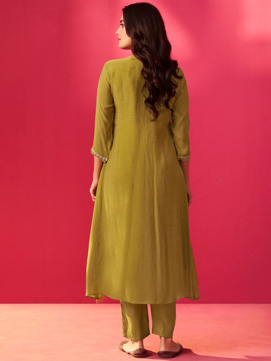 Dhiyona IE Yoke Design Embroidered V-Neck Tunic With Trousers