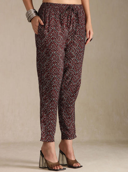 Dhiyona SO Women's Women Floral Printed Sequinned V-Neck Kurta with Trousers & With Dupatta