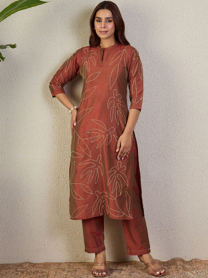 Dhiyona IE Embroidered Mandarin Collar Neck Top With Trousers Co-Ords