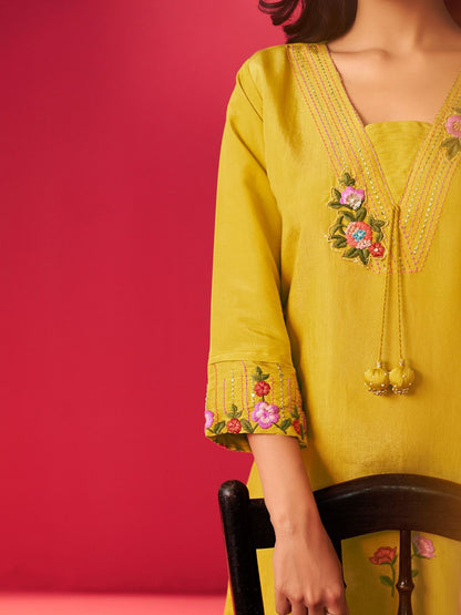 Dhiyona IE Embroidered V-Neck Tunic With Trousers