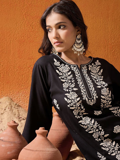 Dhiyona IE Black Floral Embroidered Straight Kurta