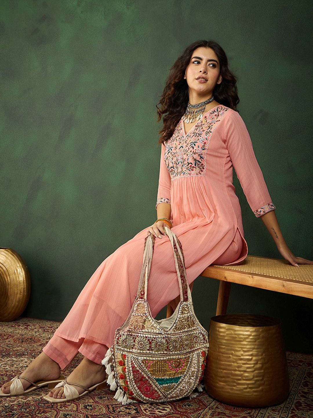Dhiyona SN Women's V-Neck Embroidered Kurta Sets