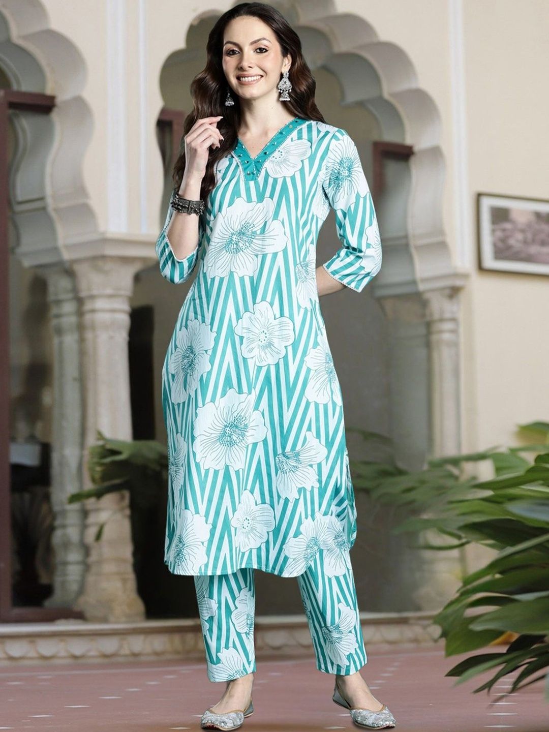 Dhiyona IE Women Floral Printed Regular Pure Cotton Kurta with Trousers