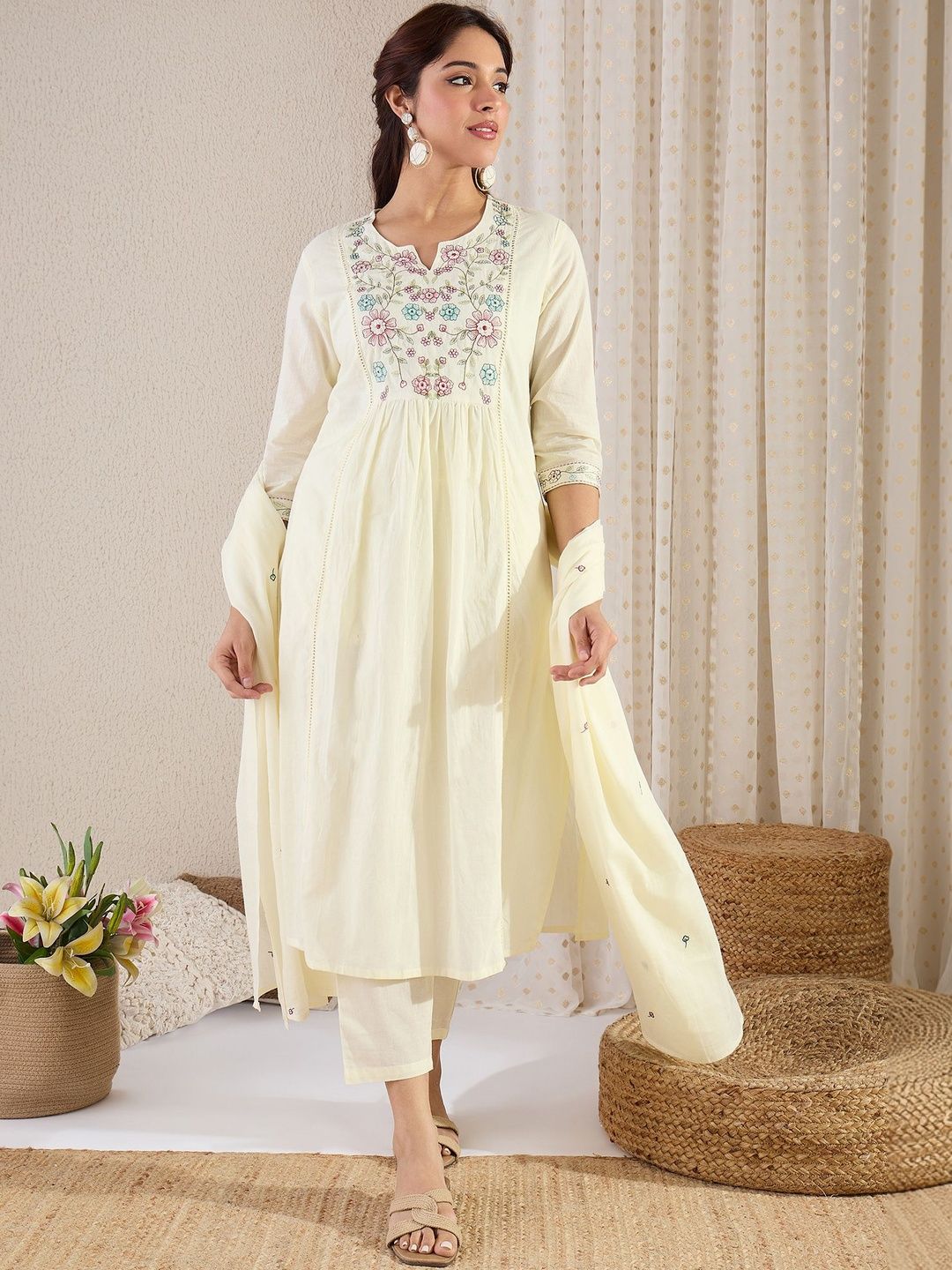 Women Floral Embroidered Empire Thread Work Pure Cotton Kurta with Trousers & With Dupatta