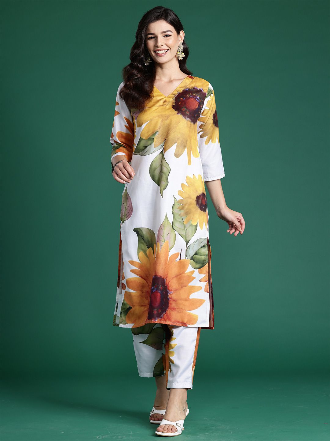 Floral Printed V-Neck Straight Kurta With Trouser
