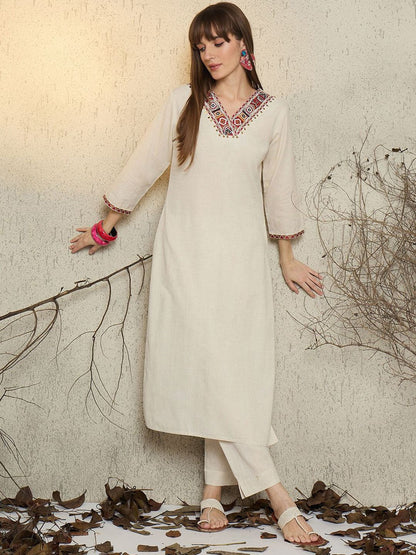 Ethnic Motifs Embroidered V-Neck Straight Thread Work Kurta With Trouser