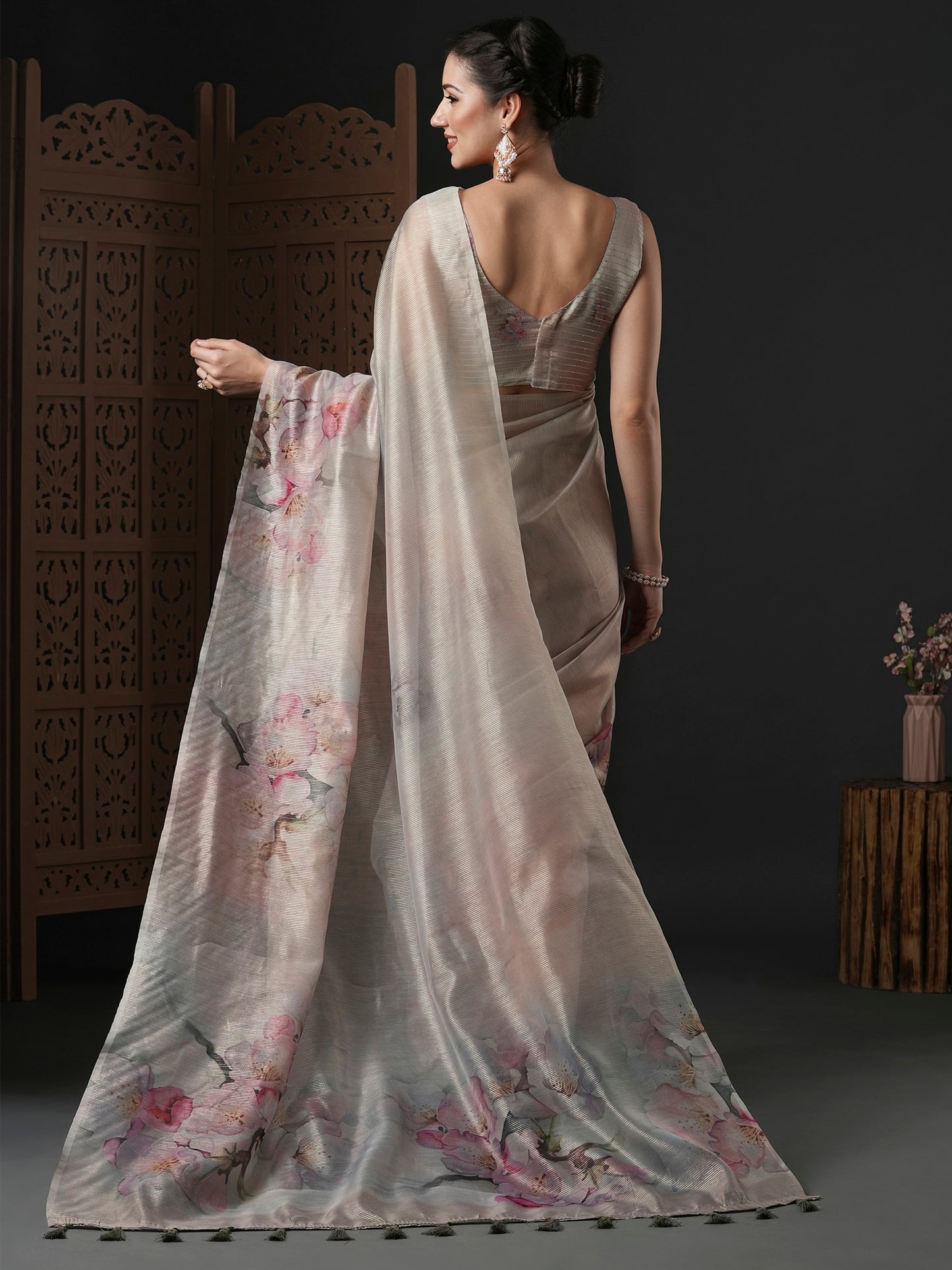 Women's Organza Beige Printed Designer Saree With Blouse Piece